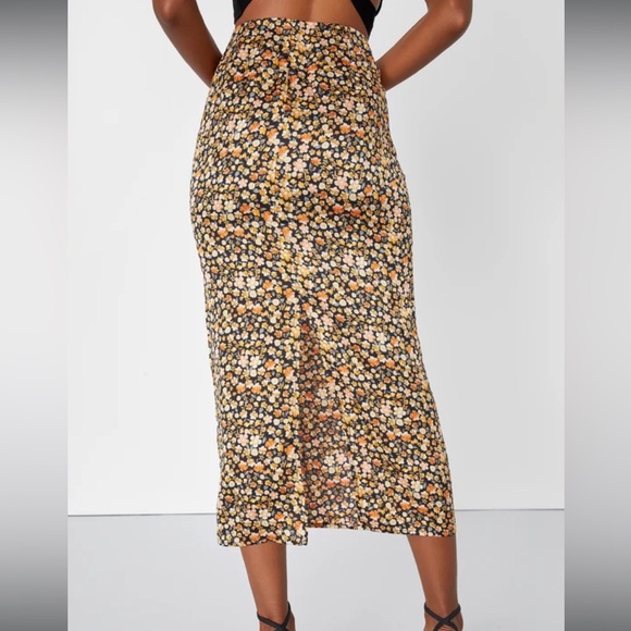 Satin Floral Midi Skirt - lulus size small - Picture 7 of 7